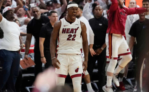 Жимми Батлер карьерийнхаа хамгийн өндөр оноог авч NBA-ийн түүхэнд бичигдэв